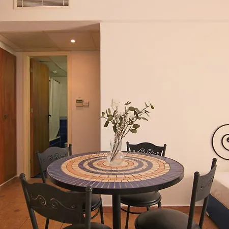 Apartment Nicki Resort: Cozy Flat Pool View