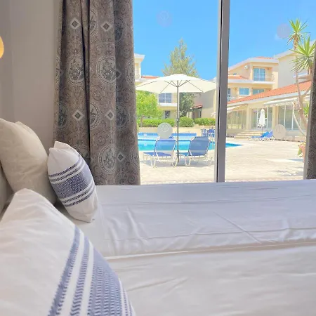 Nicki Resort: Cozy Flat Pool View Apartment
